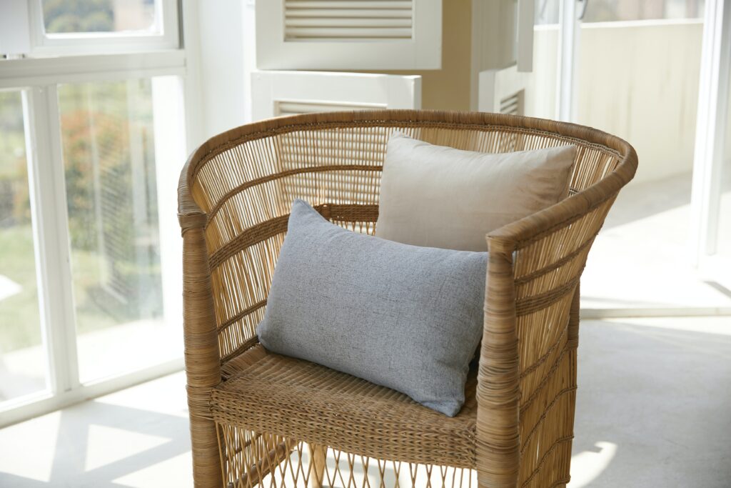 Comment choisir le fauteuil en rotin idéal pour votre intérieur ?