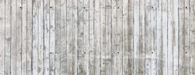 Des solutions innovantes pour habiller un mur en bois